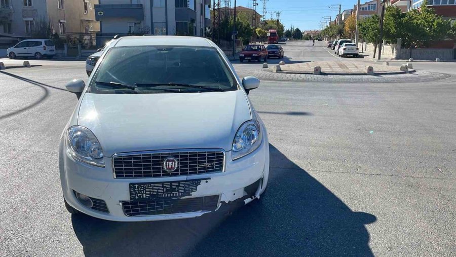 Karaman’da Fiat Otomobille Çarpışan Motosikletli Yaralandı