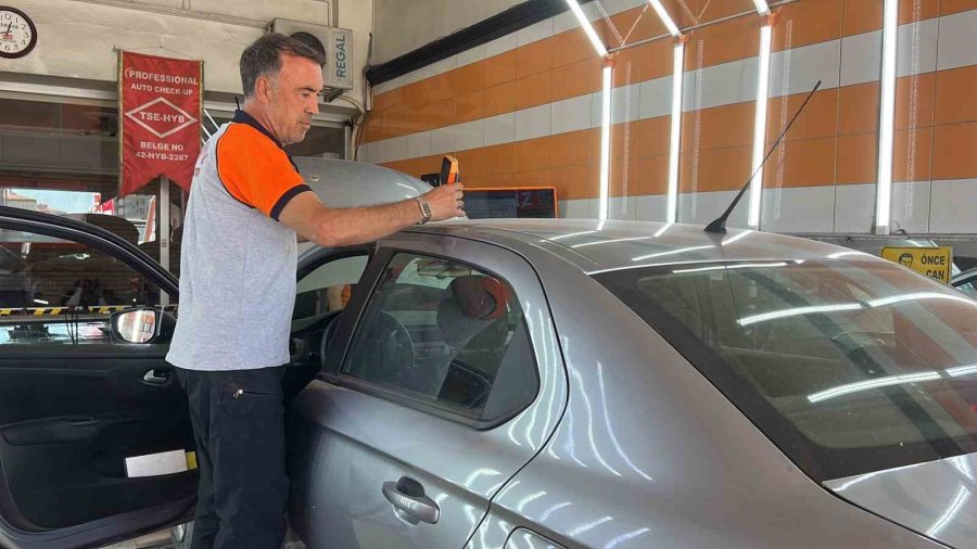 Tam 7 Araçtan Parça Birleştirip Bir Otomobil Yaptılar