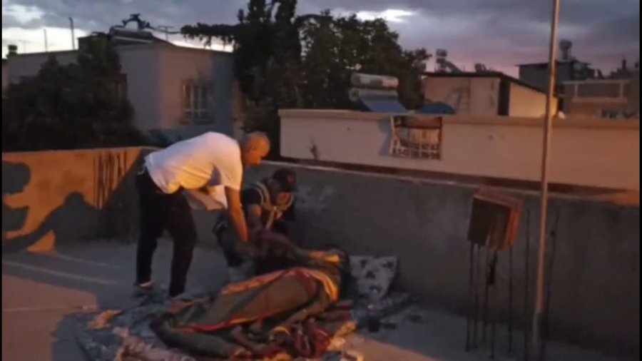 16 Milyonluk Soygun Yaptılar, Biri Damda Uyurken Yakalandı: 4 Tutuklama