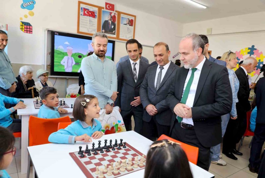 ’zeka Oyunları Sınıfı’ İle İlkokul Öğrencileri Zihinlerini Geliştirecek