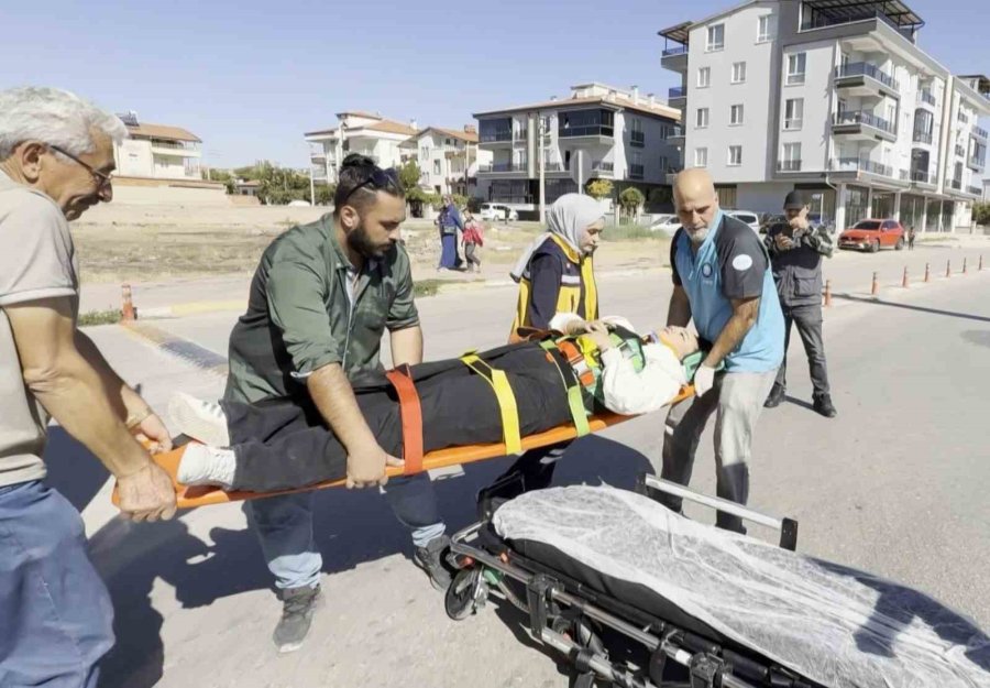 Aksaray’da İki Otomobil Çarpıştı: 2 Yaralı