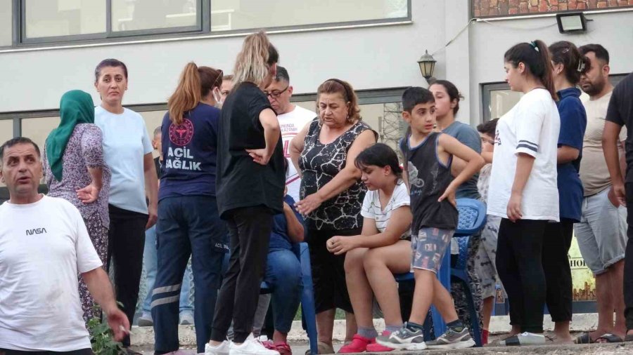 Kızını Alevlerin Arasından Çıkardı, Evi Gözlerinin Önünde Küle Döndü