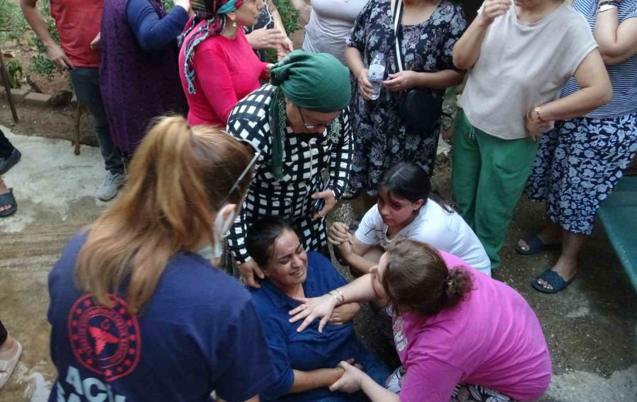 Kızını Alevlerin Arasından Çıkardı, Evi Gözlerinin Önünde Küle Döndü