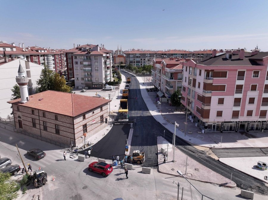 Karatay Belediyesi Karakayış Caddesi’nde Sıcak Asfalt Çalışmalarını Tamamladı