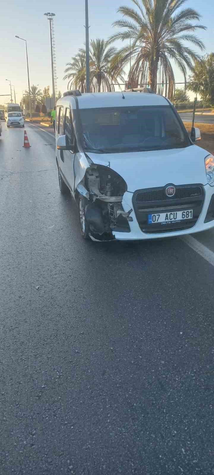 Otomobille Çarpışan Motosikletin Sürücüsü Yaralandı