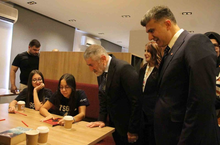 Mersin’de Akdeniz Bilgi Limanı Kütüphanesi Açıldı