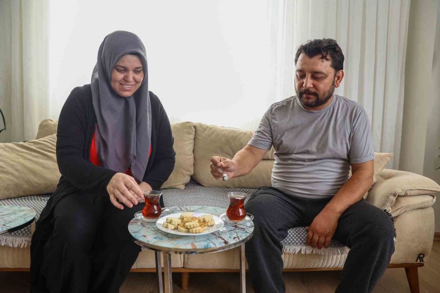 Antalya Büyükşehir’in Çölyak Hastalarına Gıda Yardımı Sürüyor