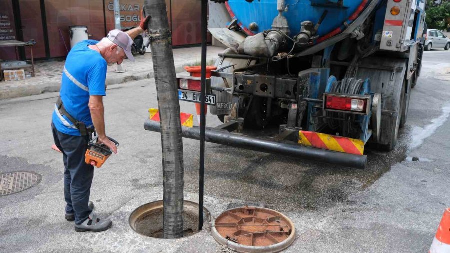 Alanya’da Yağmur Suyu Hatları Robot Kamera Ve Kombine Araçlarla Temizleniyor