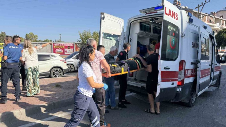 Gazipaşa’da Minibüs İle Motosiklet Çarpıştı: 1 Yaralı