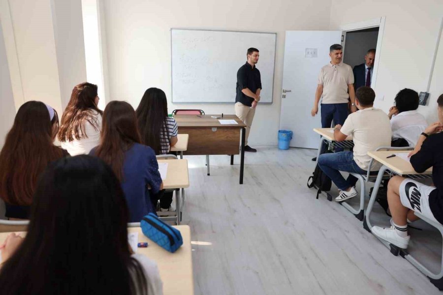 Akdeniz Belediyesinden Gençlere Üniversite Hazırlık Desteği