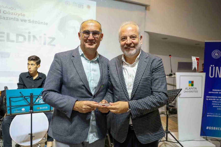 Engelsiz Yürekler, Aşık Veysel’in Türkülerini Yaşatıyor