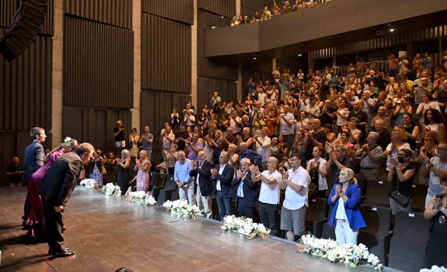 Muratpaşa’da Gitarın Büyüsü 14’üncü Kez Sahneye Taşındı