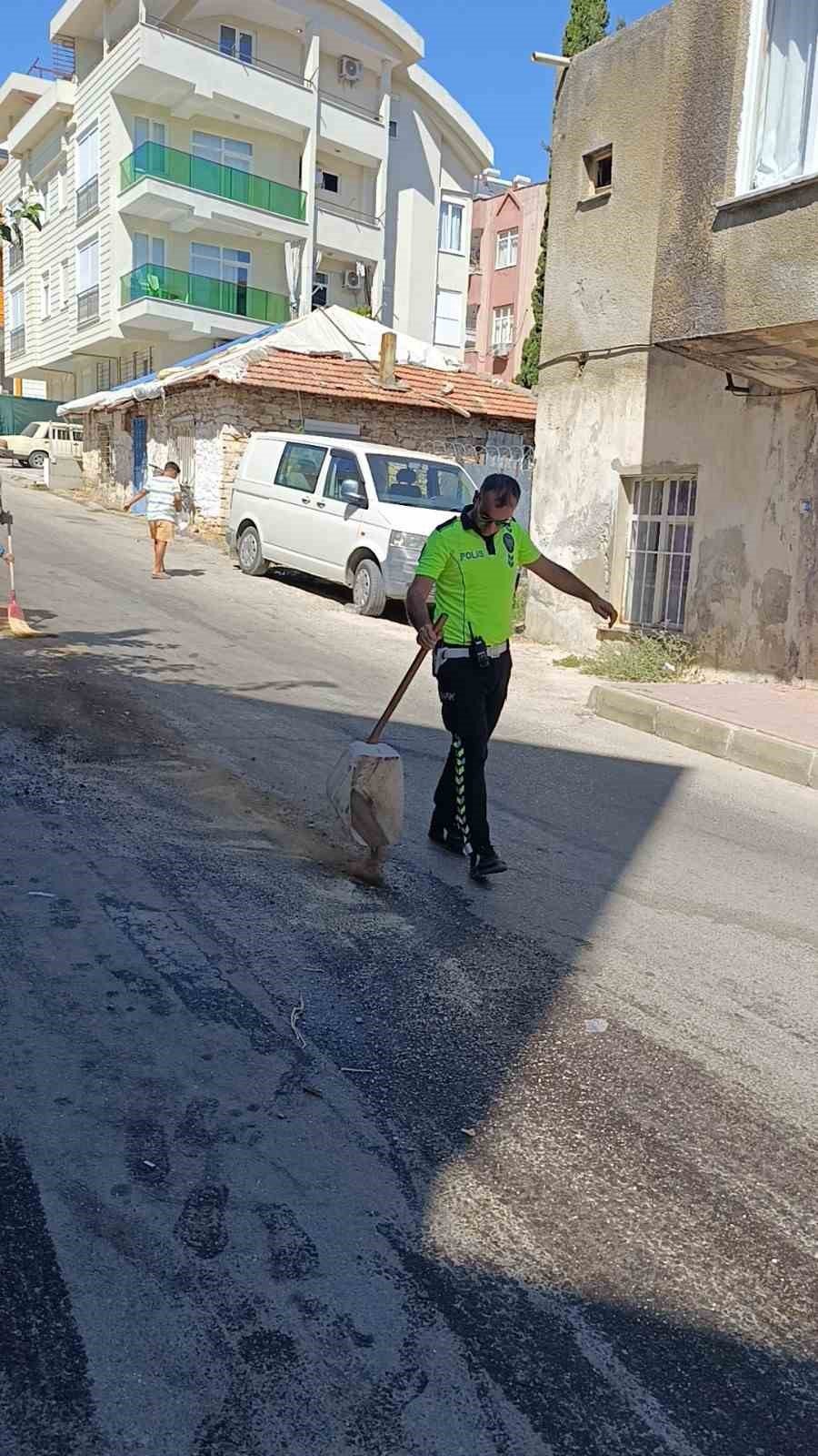 Yola Dökülen Sıvı Madde Kaza Yaptırdı: 1 Yaralı