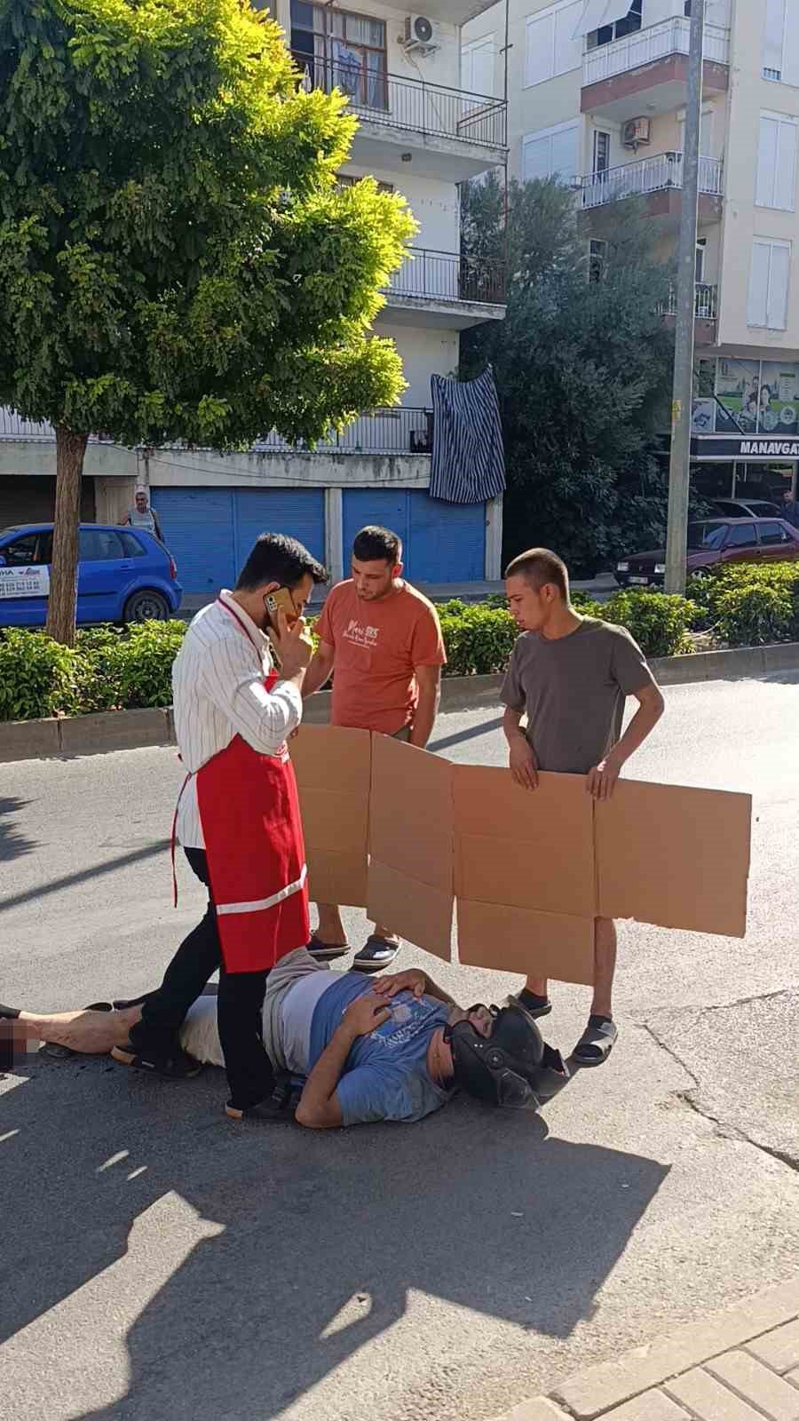 Otomobille Çarpışan Motosikletli Metrelerce Savruldu: O Anlar Kamerada