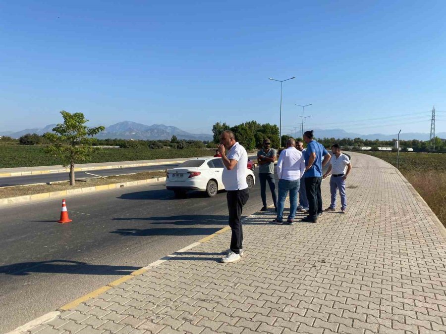 Serik’te İki Otomobil Çarpıştı: 1 Yaralı