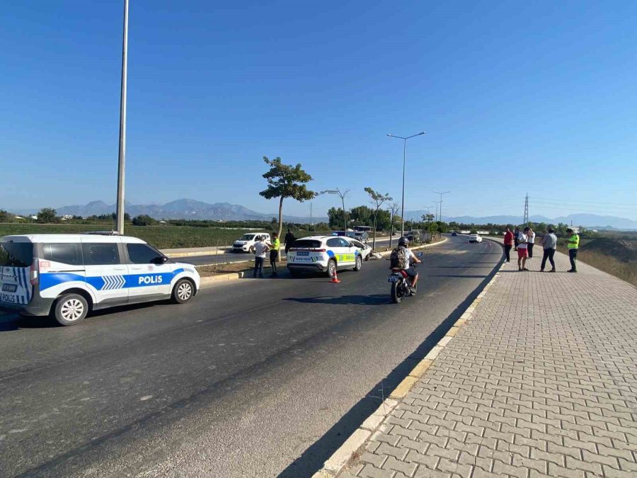 Serik’te İki Otomobil Çarpıştı: 1 Yaralı