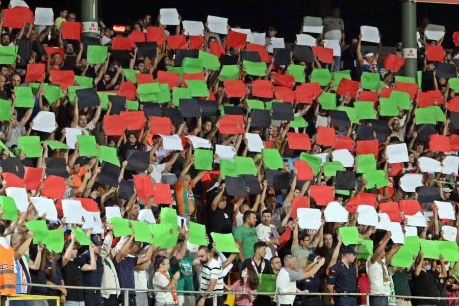 Trendyol Süper Lig: Corendon Alanyaspor: 0 - Galatasaray: 1 (maç Devam Ediyor)