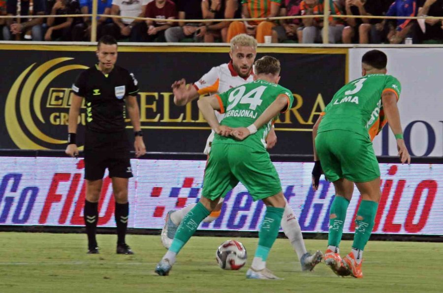 Trendyol Süper Lig: Corendon Alanyaspor: 0 - Galatasaray: 1 (maç Devam Ediyor)