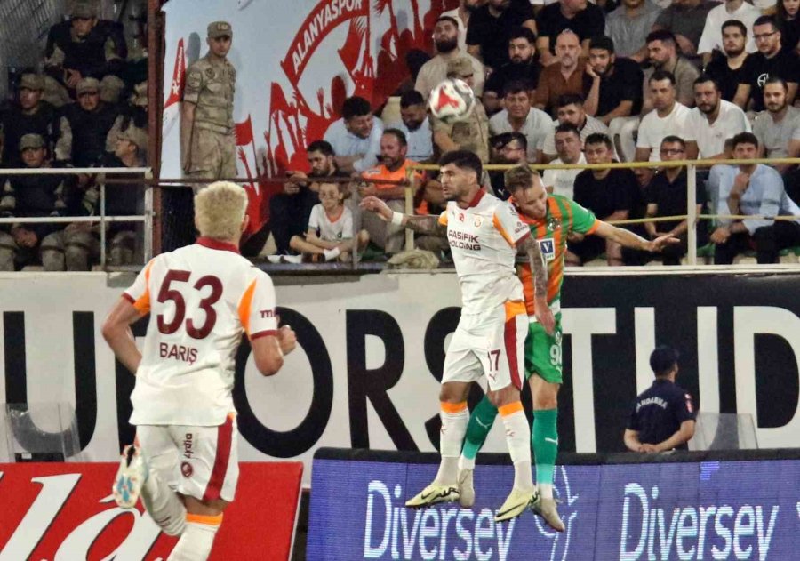 Trendyol Süper Lig: Corendon Alanyaspor: 0 - Galatasaray: 1 (maç Devam Ediyor)