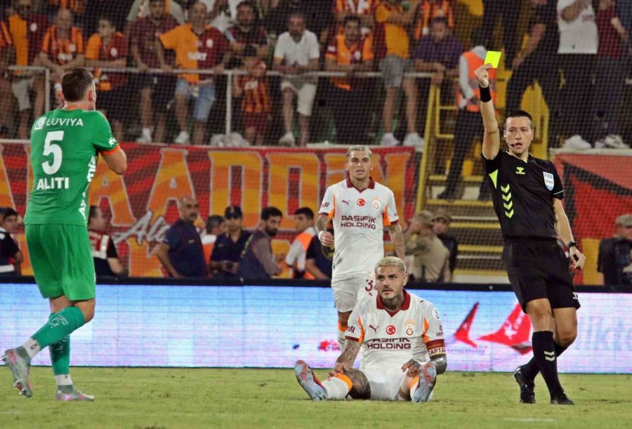 Trendyol Süper Lig: Corendon Alanyaspor: 0 - Galatasaray: 1 (ilk Yarı)