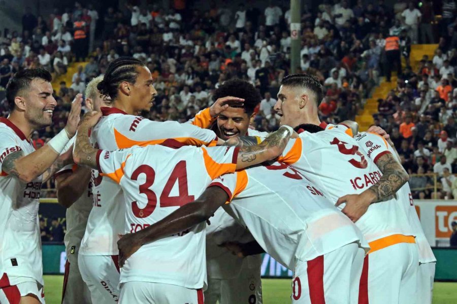 Trendyol Süper Lig: Corendon Alanyaspor: 0 - Galatasaray: 1 (ilk Yarı)