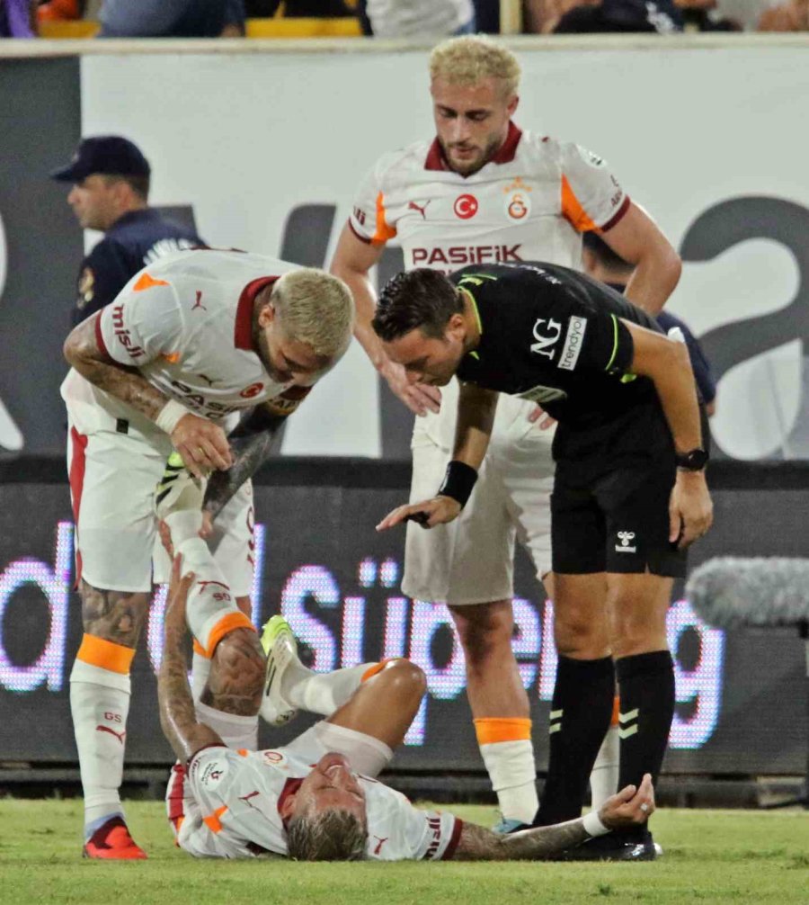 Trendyol Süper Lig: Corendon Alanyaspor: 0 - Galatasaray: 1 (ilk Yarı)