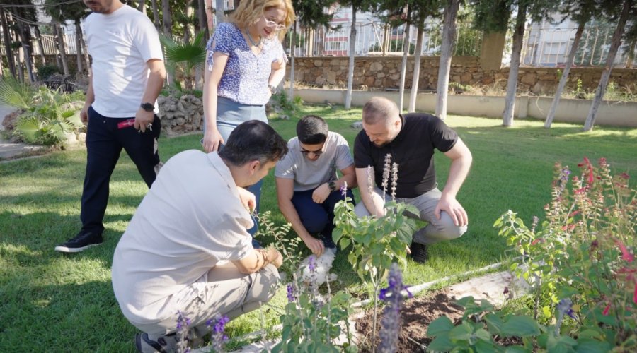Antalya’ya Gökten Buz Kütlesi Düştü