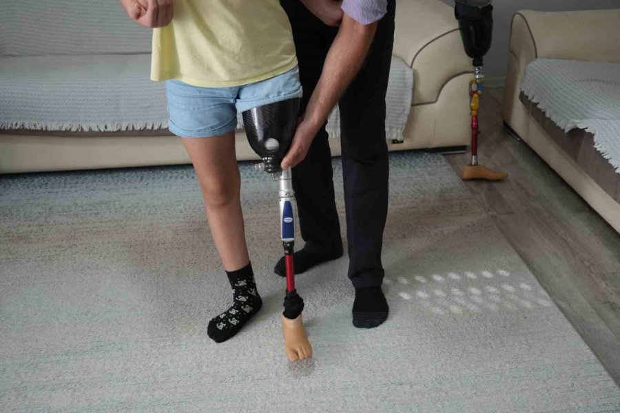 12 Yaşındaki Özge Yeni Protezine Kavuştu, Okul Heyecanı Yeniden Başladı