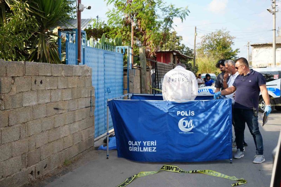 Sokak Ortasında Yanında Şırıngayla Ölü Bulundu