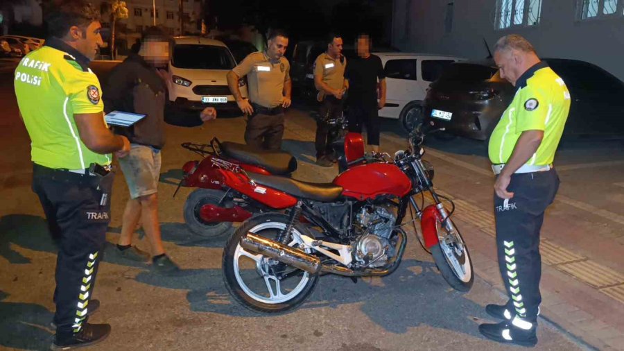 Manavgat’ta Mahalle Sakinlerine Uykuyu Zehir Eden Motosikletlilere Gece Baskını