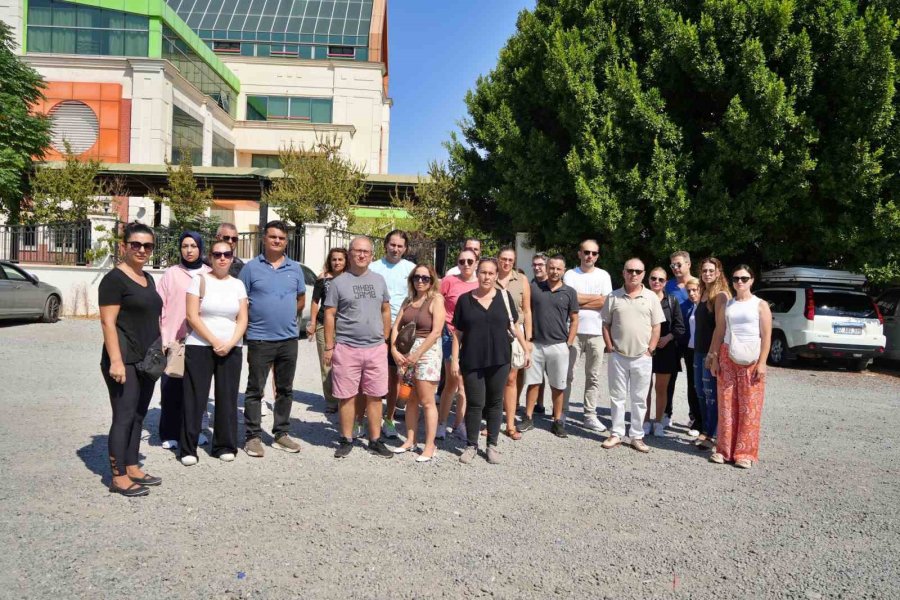 Konyaaltı Doğa Koleji’nin Taşınma Kararına Velilerden Tepki