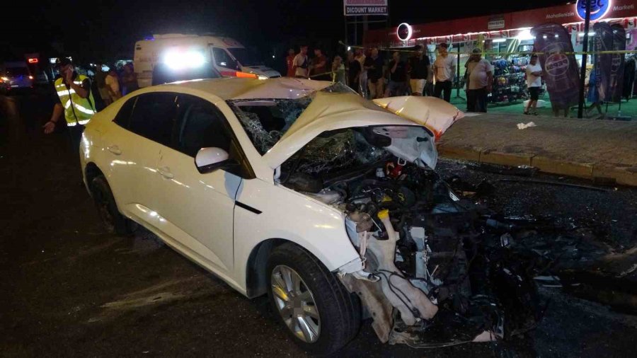 Antalya’da Karayolunu Savaş Alanına Çeviren Feci Kaza: 2 Ölü, 2 Yaralı