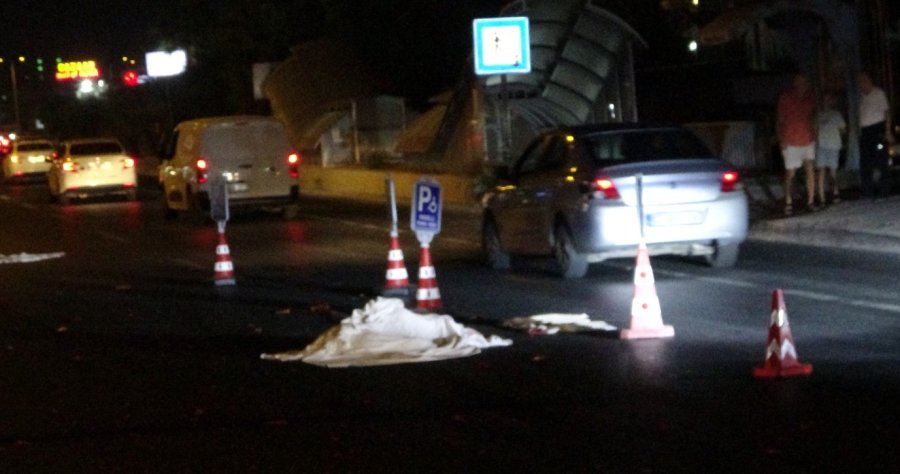 Antalya’da Karayolunu Savaş Alanına Çeviren Feci Kaza: 2 Ölü, 2 Yaralı