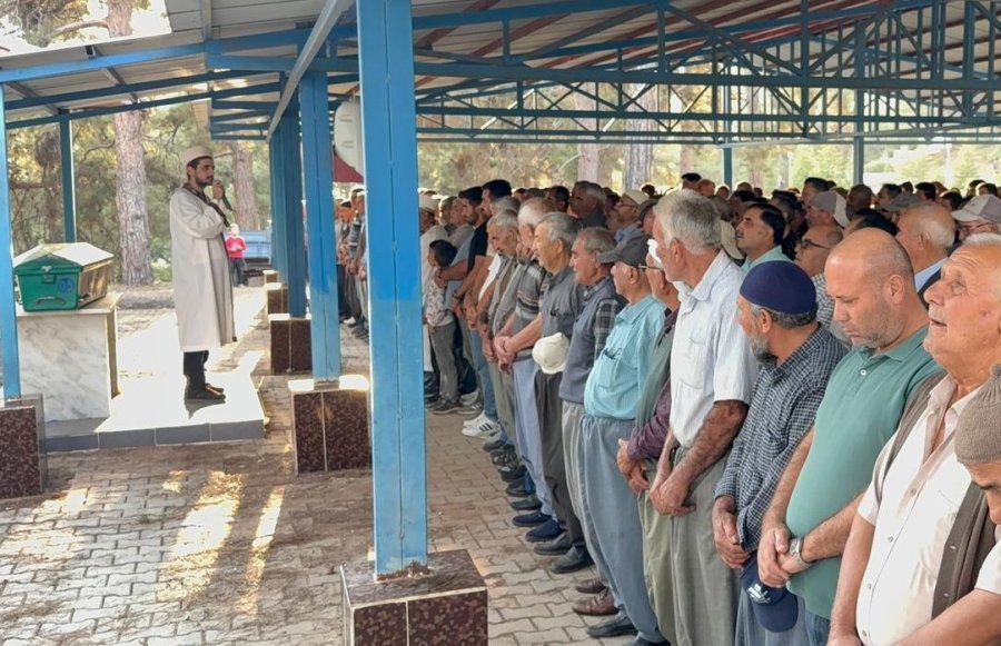Yangında Ölen Nene Ve Torun Yan Yana Toprağa Verildi
