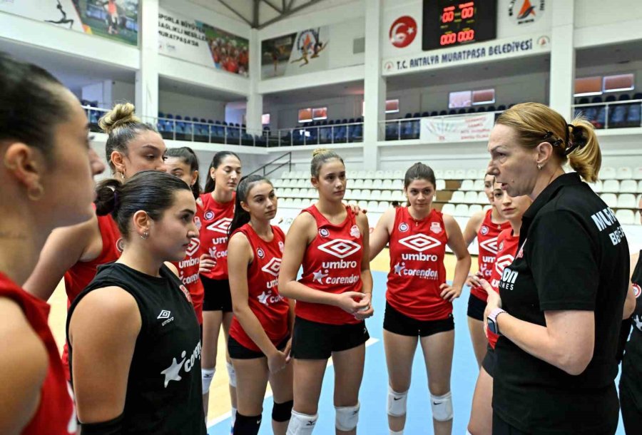 Muratpaşa, Dostluk Turnuvasına Ev Sahipliği Yaptı