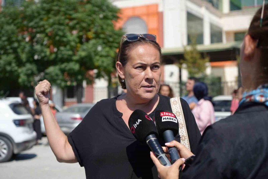 Konyaaltı Doğa Koleji’nin Taşınma Kararına Velilerden Tepki