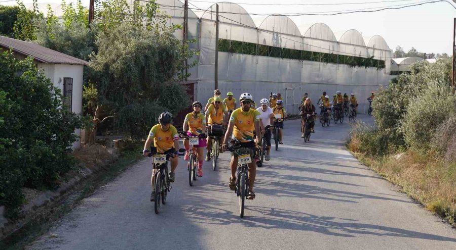 Tarih Ve Doğanın İçinde Pedal Çevirdiler