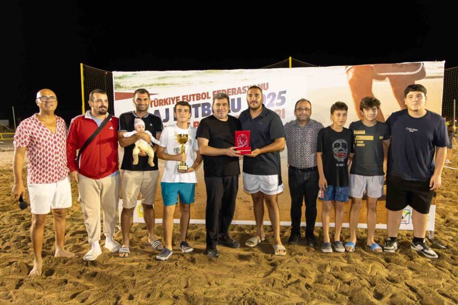 Tff Plaj Futbolu Ligi Manavgat Etabında Şampiyon Çimhan Sarılarspor Oldu