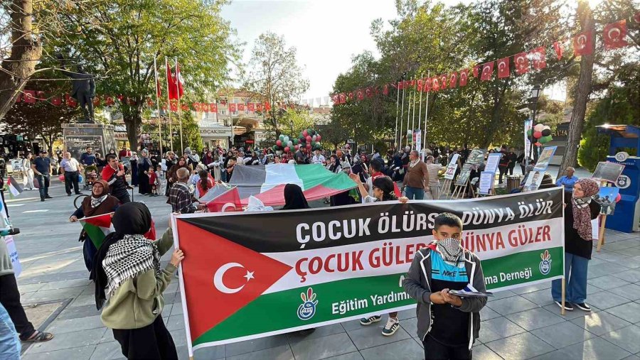 Karaman’da Yüzlerce Kişi Gazze İçin Yürüdü