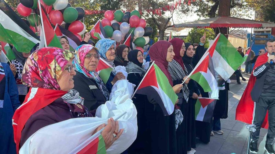 Karaman’da Yüzlerce Kişi Gazze İçin Yürüdü