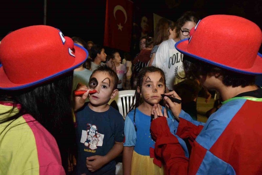 Kepez’de Çocuklar ’sahne Kepez’ İle Coştu