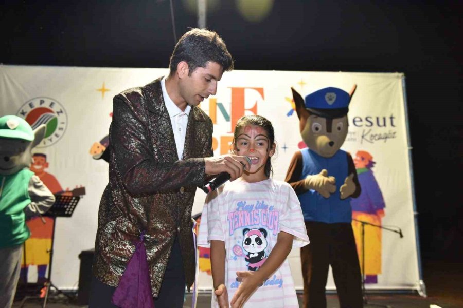 Kepez’de Çocuklar ’sahne Kepez’ İle Coştu