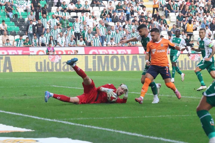 Trendyol Süper Lig: Konyaspor: 2 - Rams Başakşehir: 0 (ilk Yarı)