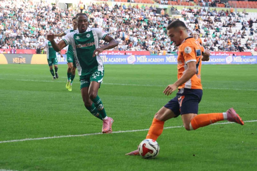Trendyol Süper Lig: Konyaspor: 2 - Rams Başakşehir: 0 (ilk Yarı)
