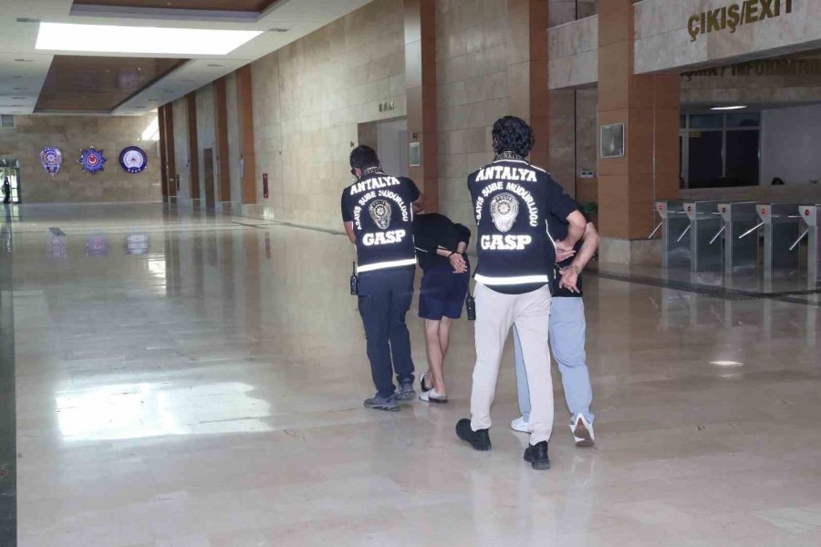 Antalya’da Silahlı Suç Örgütüne Eş Zamanlı Operasyon: 7 Gözaltı