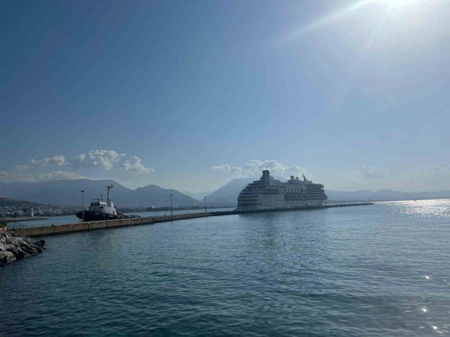 445 Yolcu 362 Mürettebatlı Kruvaziyer Alanya İskelesine Ulaştı
