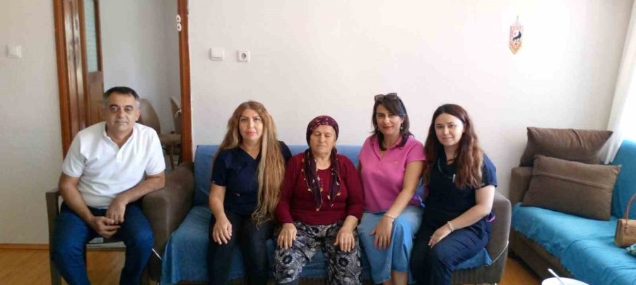 Hayırsever Aileden 8 Adet Tekerlekli Sandalye Desteği