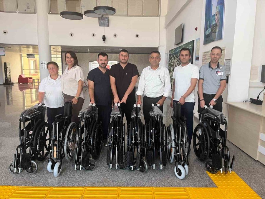 Hayırsever Aileden 8 Adet Tekerlekli Sandalye Desteği