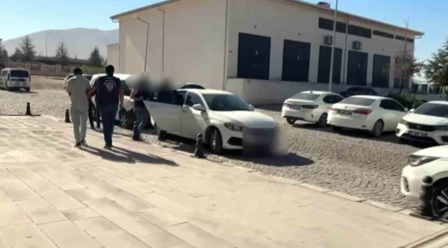 Niğde Merkezli Operasyonda Dolandırıcılık Şüphelileri Yakalandı