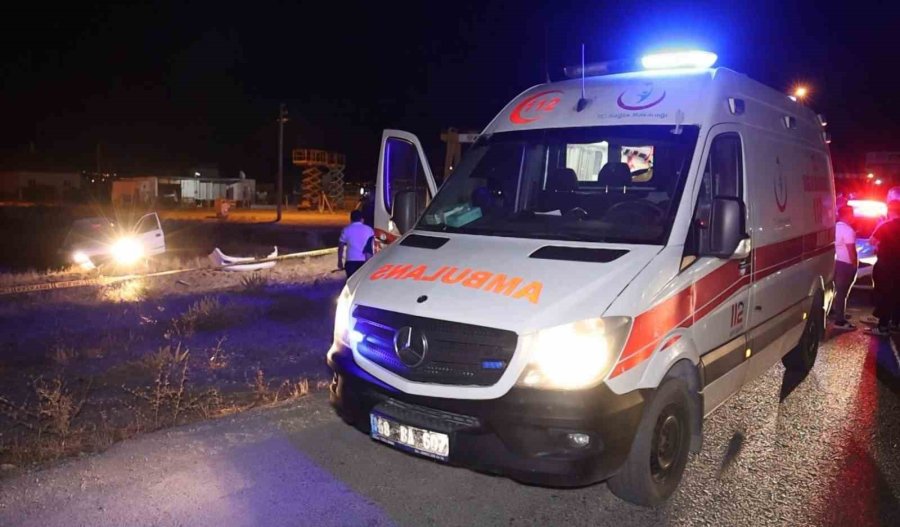 Ehliyetsiz Ve Alkollü Otomobil Sürücüsü Takla Atarak Boş Araziye Girdi: 1 Ölü, 1 Yaralı